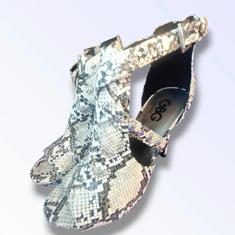GBG by Guess | Platform Snakeskin Grey & White Heels | Size 7 | 4" Inches | - Picture 4 of 11